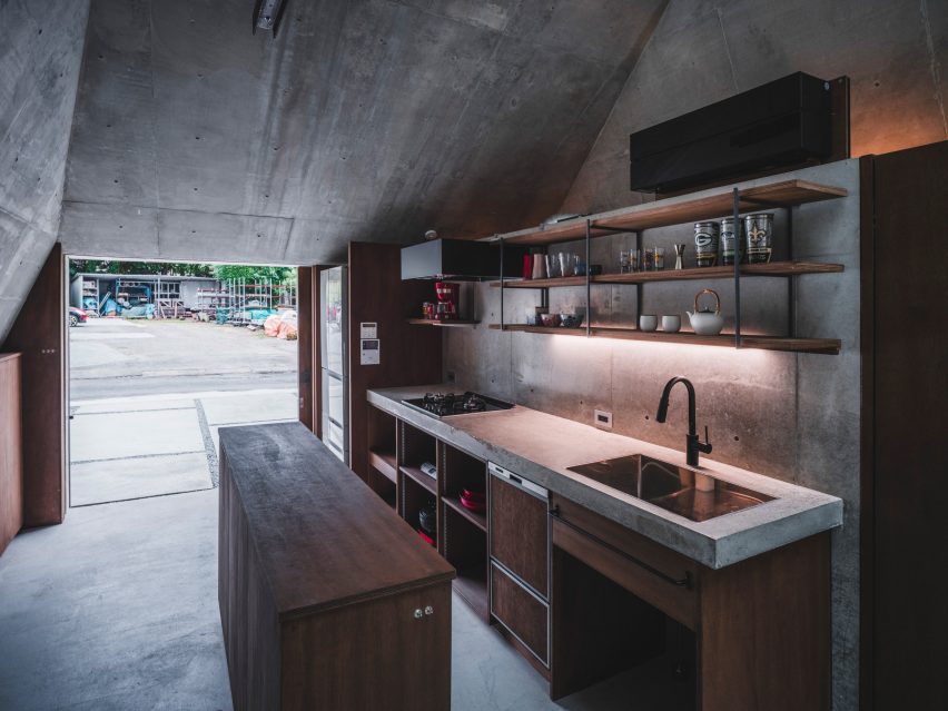 Pyramid Hut by IGArchitects