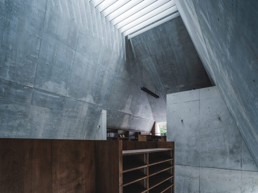 Pyramid Hut by IGArchitects