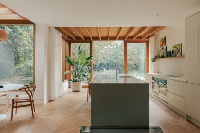 Kitchen of Newton Park Place by ROAR