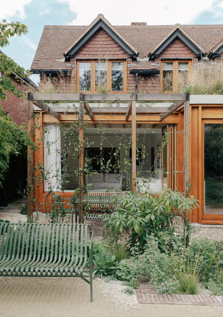 Newton Park Place by ROAR