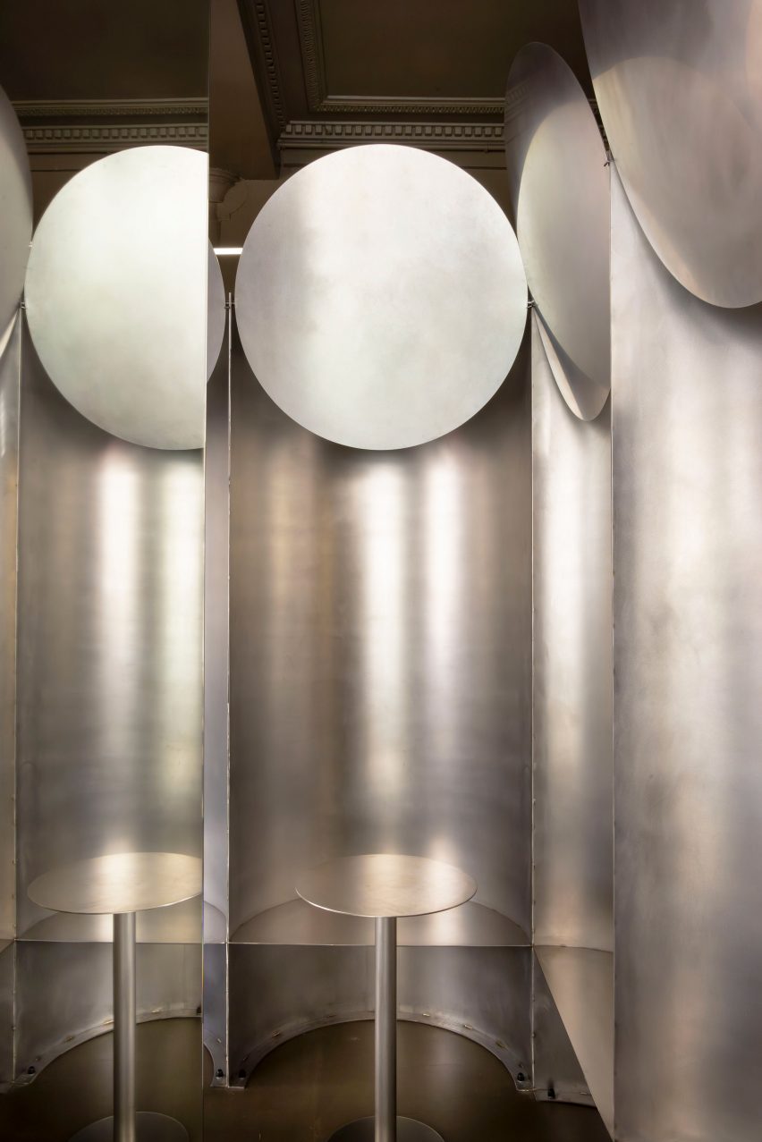Simple Coffee by Mur Mur Architects