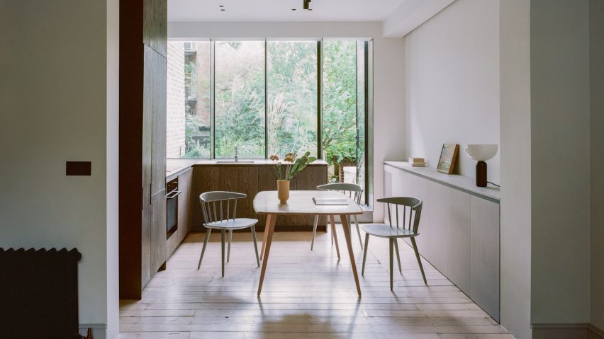 BR House by Studio Hallett Ike