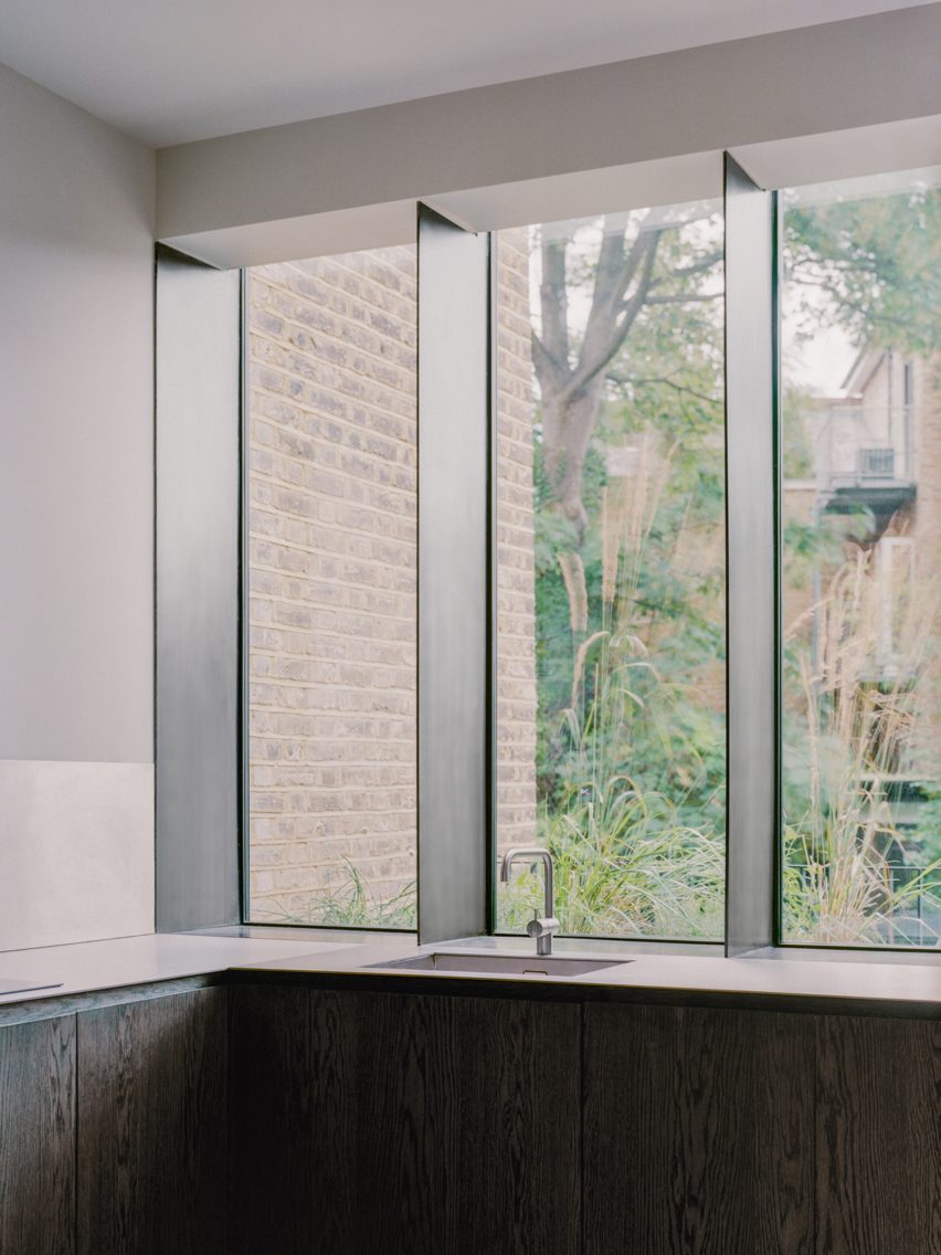 BR House by Studio Hallett Ike