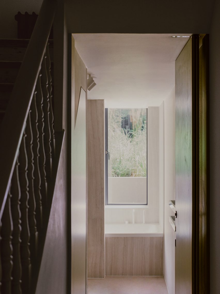 BR House by Studio Hallett Ike