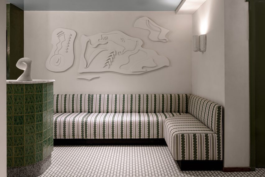 Spa entrance banquette