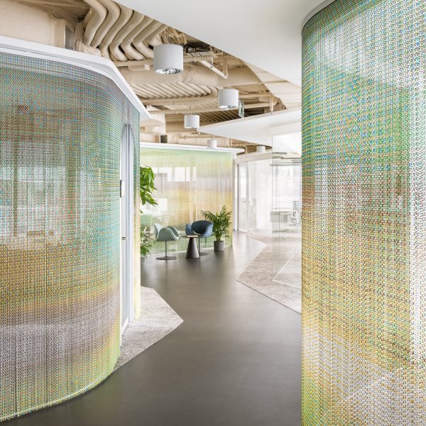 Photo of Kriskadecor chain curtain in LOOM Castellana 85, Madrid, Spain