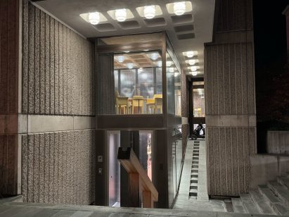 concrete entryway into building