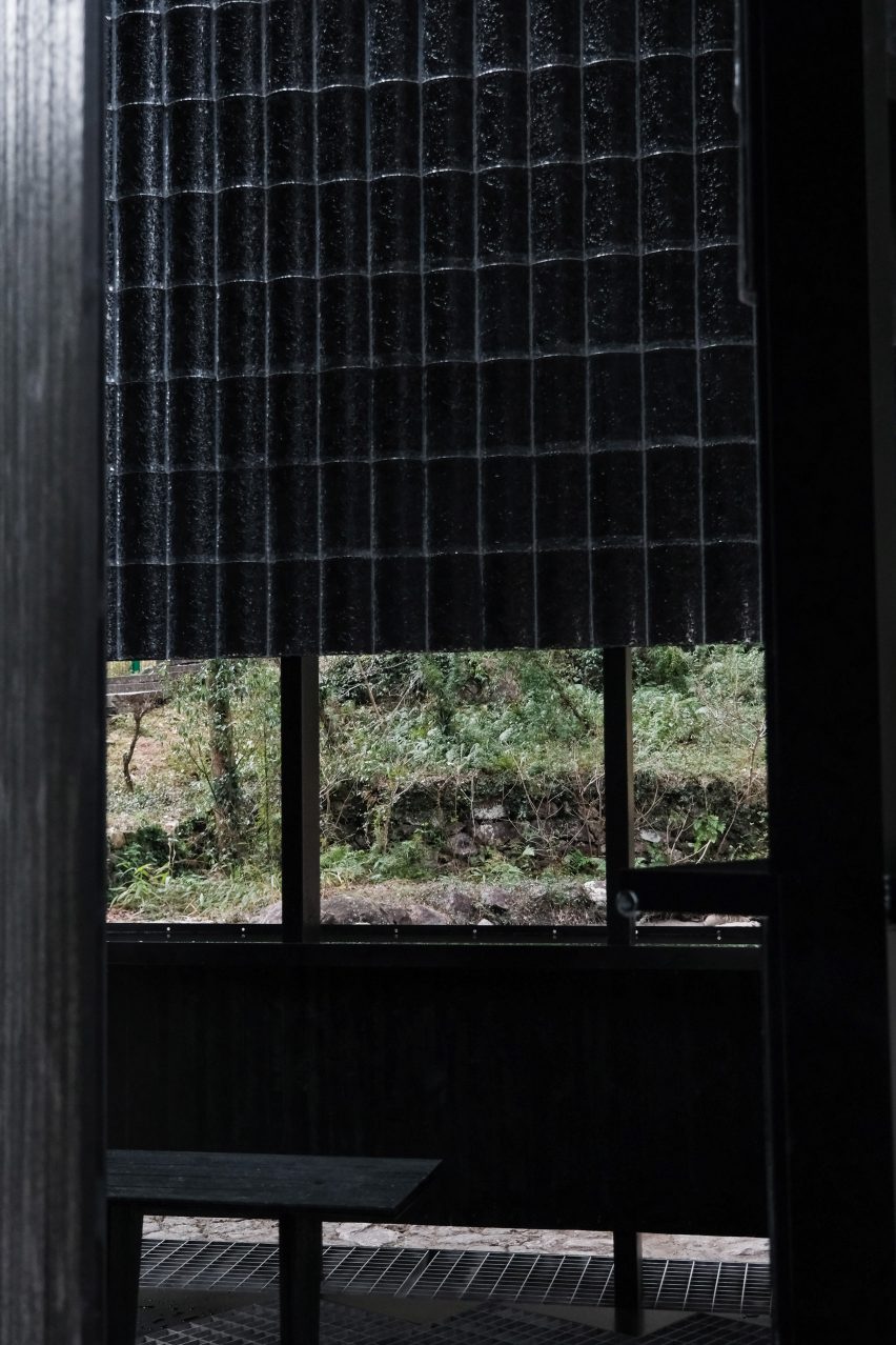 Drop-stop pavilion by Aptdotapt in China