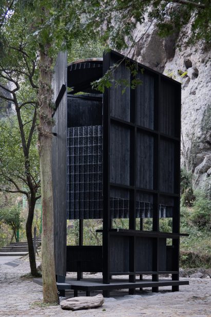 Drop-stop pavilion by Aptdotapt in China