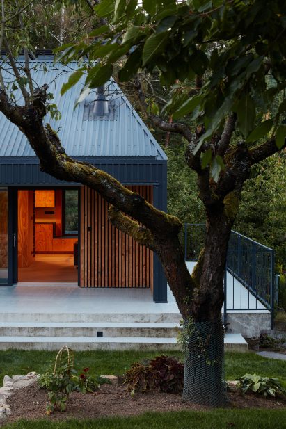 Metal-clad home by Atelier Hajný