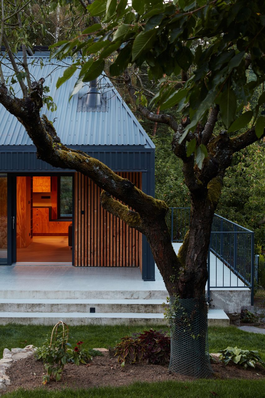 Skylight Hut by Atelier Hajný
