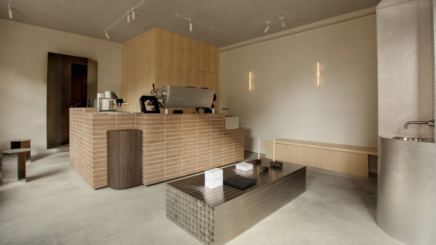 DAK Coffee Roasters by Barde vanVoltt