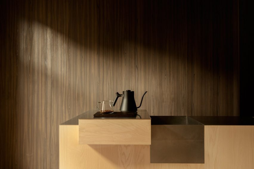 DAK Coffee Roasters by Barde vanVoltt