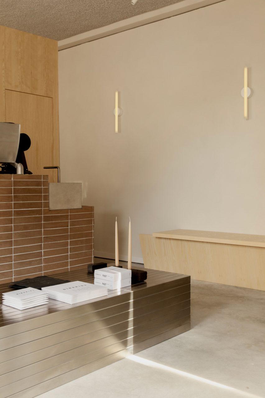 DAK Coffee Roasters by Barde vanVoltt