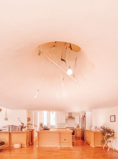 Trumpet funnell oculus in living room