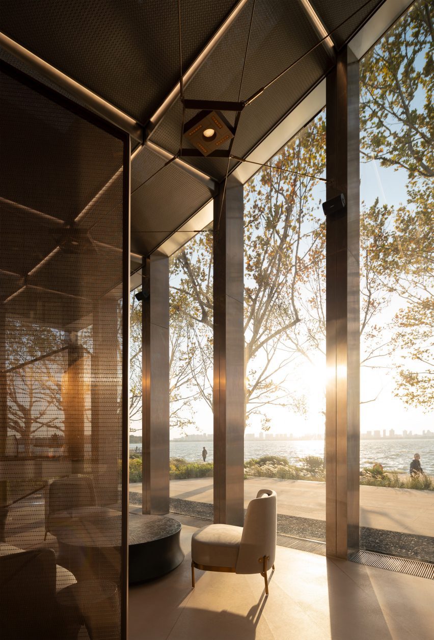 Jinji Lake Pavilion by BIG