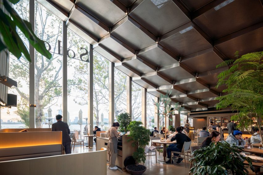 Jinji Lake Pavilion by BIG