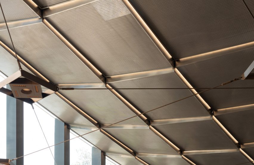 Jinji Lake Pavilion by BIG