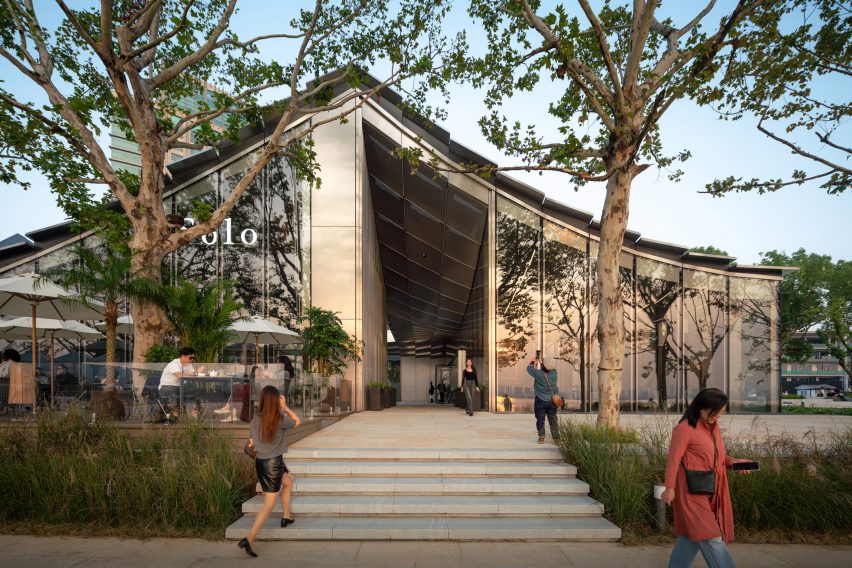 Jinji Lake Pavilion by BIG