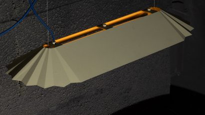 Lighting with fanned edges