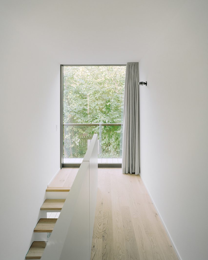 Detached House by Patrick Reuter Architecture