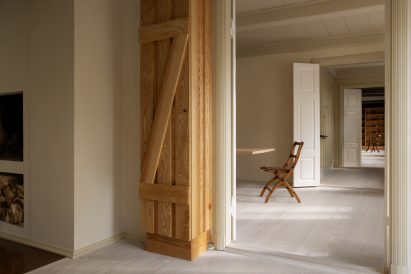Wooden doors in Dinesen Country Home renovation by Mentze Ottenstein