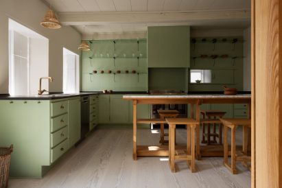 Green kitchen in Dinesen Country Home renovation by Mentze Ottenstein