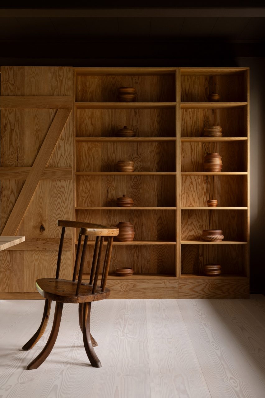 Library in Dinesen Country Home renovation by Mentze Ottenstein