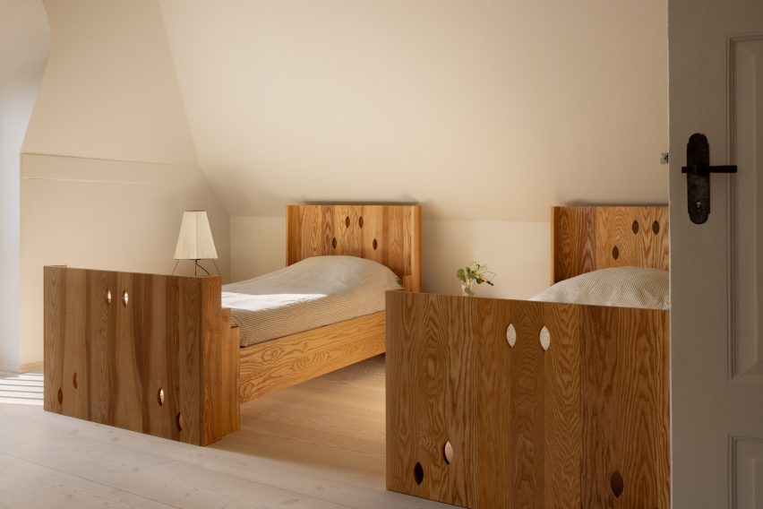 Custom beds in Dinesen Country Home renovation by Mentze Ottenstein