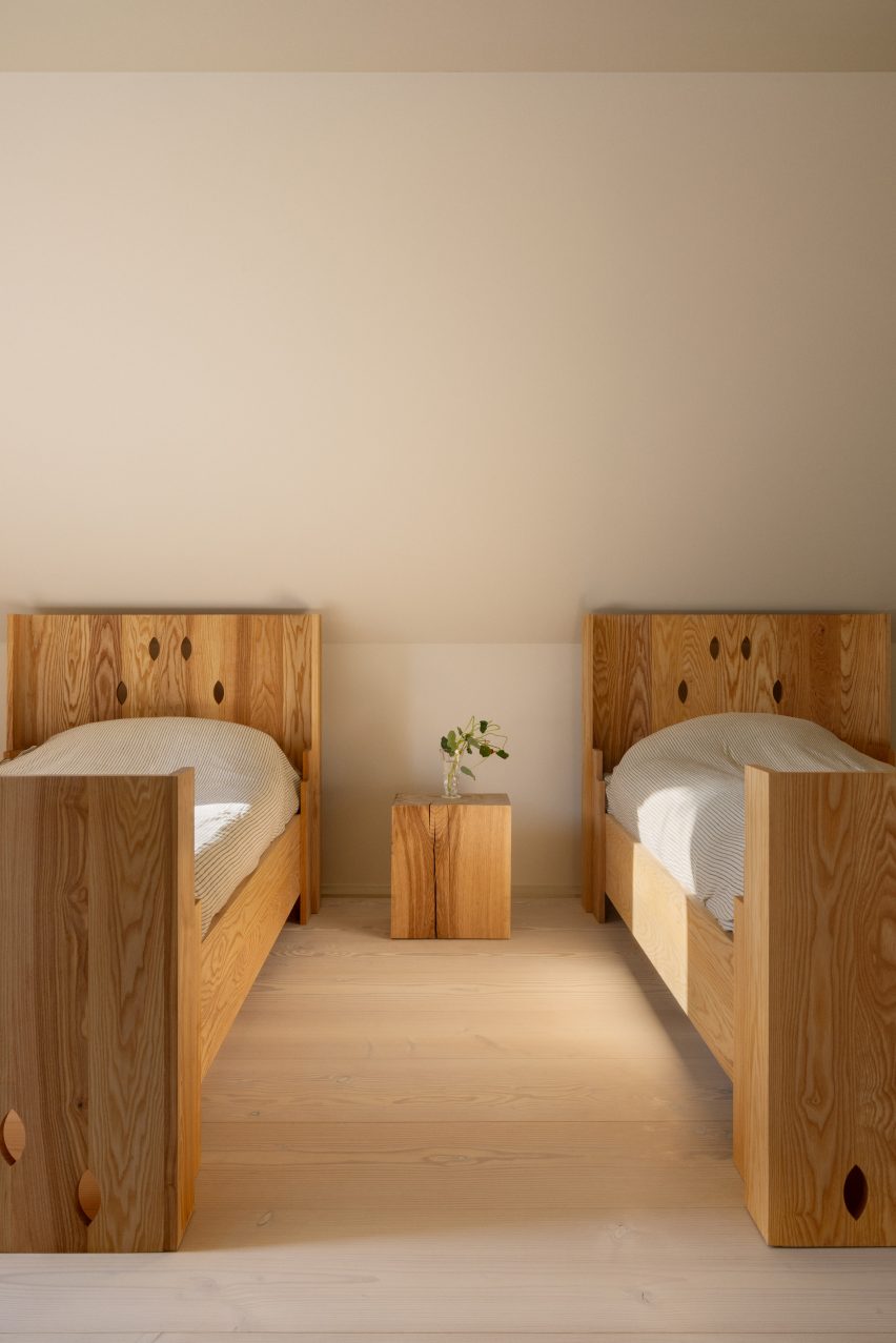 Custom beds in Dinesen Country Home renovation by Mentze Ottenstein