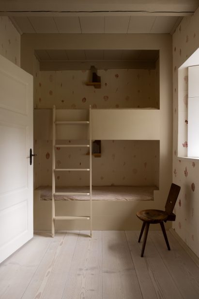 Bunk room in Dinesen Country Home renovation by Mentze Ottenstein