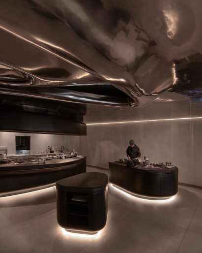 A series of islands used by the chefs to prepare food in front of diners