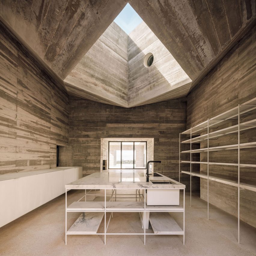Interior of Frame House in Portugal by Estádio António Coimbra da Mota