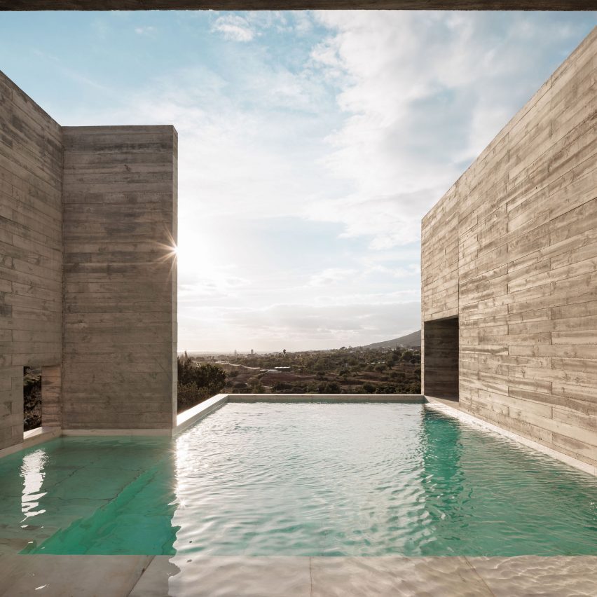 Frame House in Portugal by Pedro Domingos Arquitectos