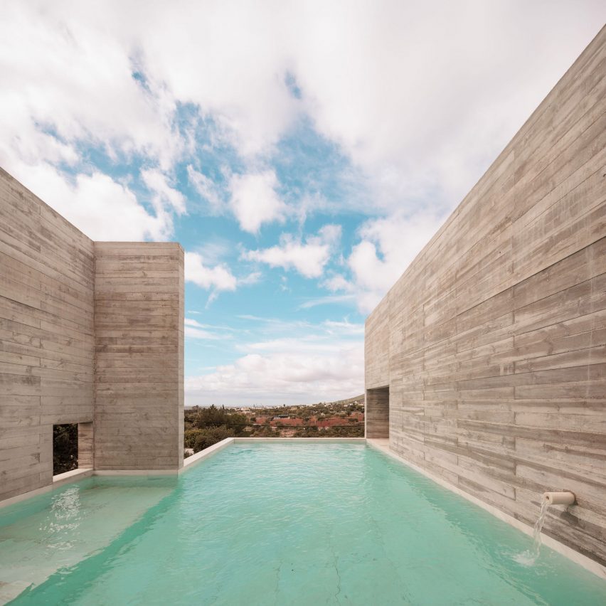 Frame House in Portugal by Pedro Domingos Arquitectos
