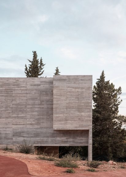Board-marked concrete house in Portugal
