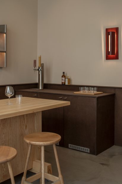 Beer and negroni taps
