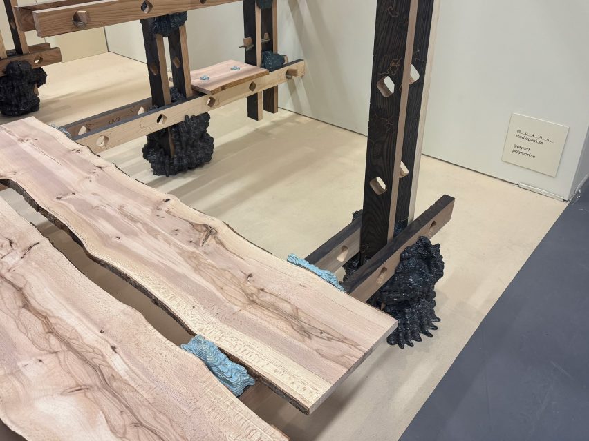 Wooden structure supported by 3D-printed ceramic joints