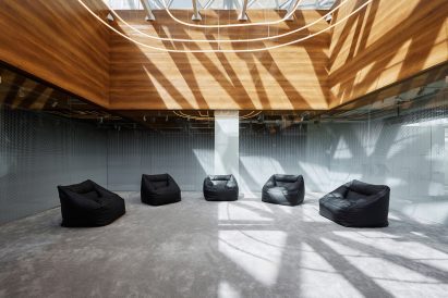 Lecture hall in sports club by GMNSM and the Paris Saint-Germain (PSG) sports club