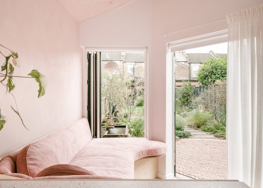 Kim-Oflage garden studio in London by Delve