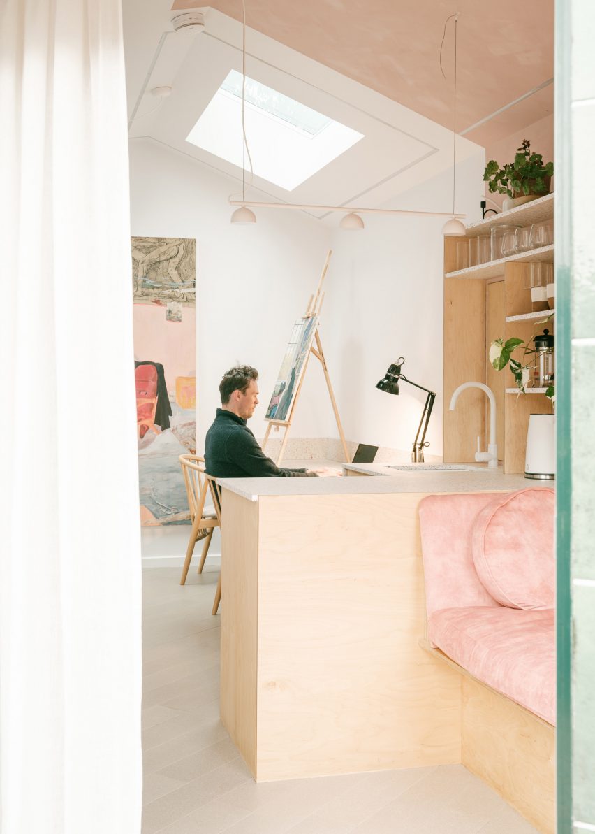 Kim-Oflage garden studio in London by Delve