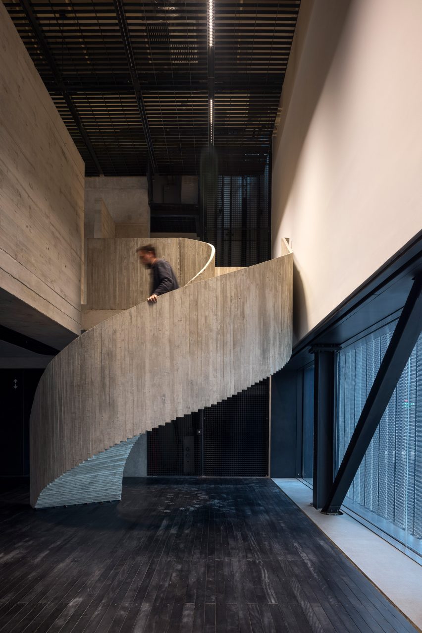 Pietro Maria Bardi by Metro Arquitetos Associados