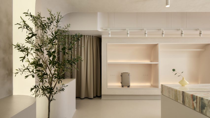 Monos Ossington by Ste Marie