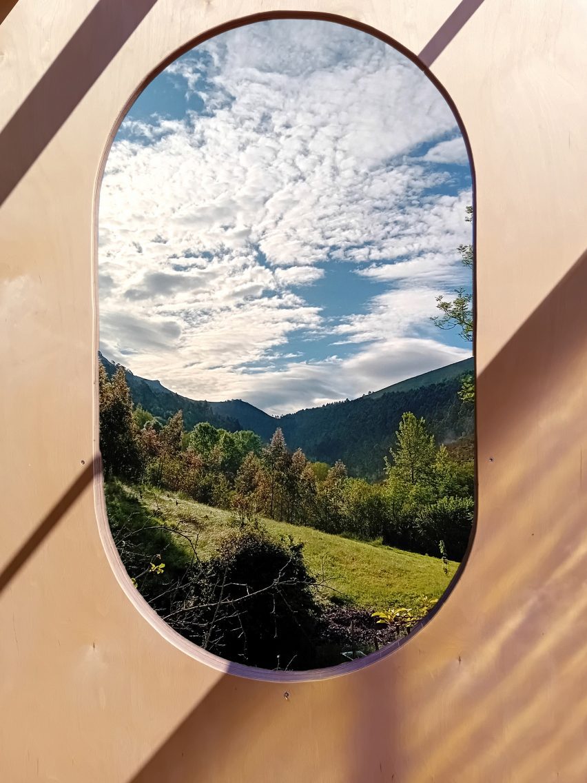 The Goodviewloo by Nico Goebel