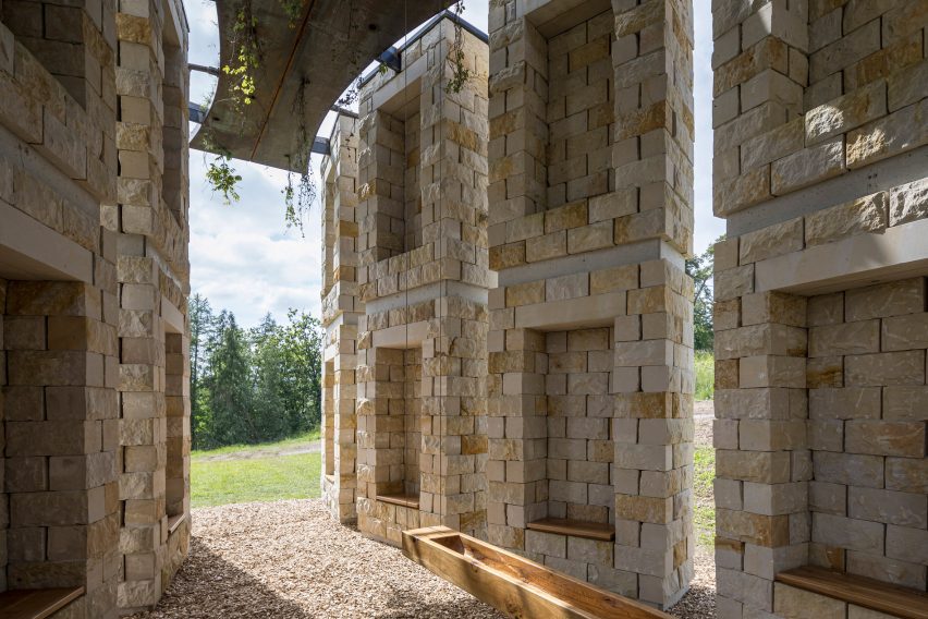 Open Chapel by Christopher Hesse Architects