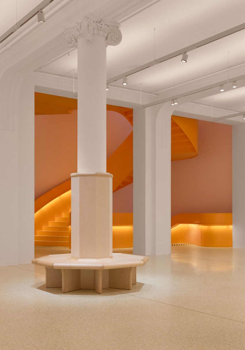 PoMo by India Mahdavi