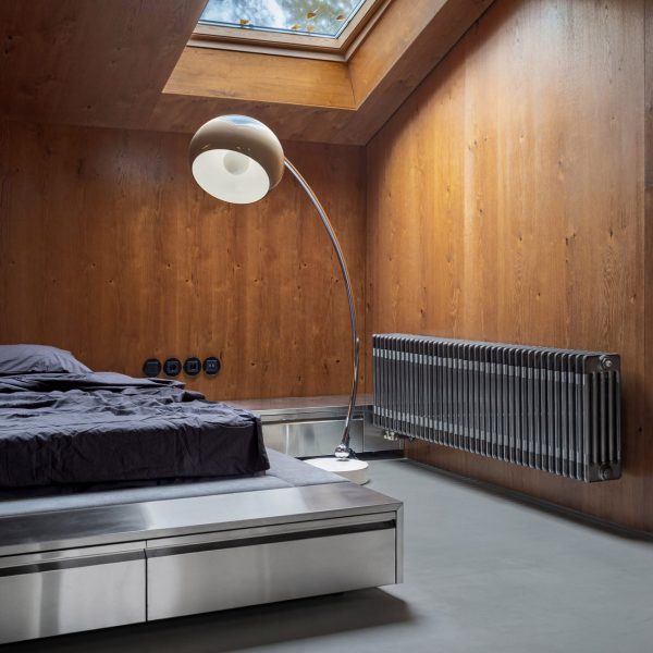 Bedroom with warm and cool tones