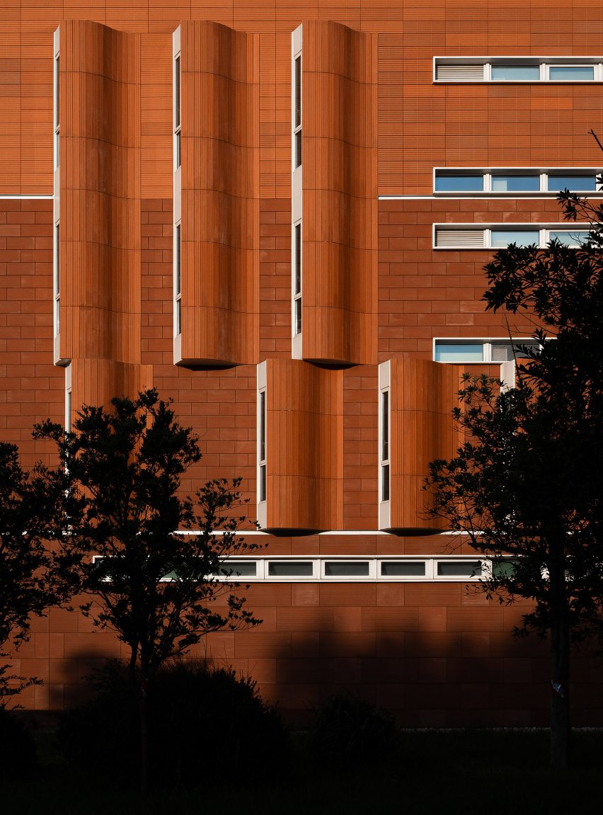 Shanghai Jiao Tong University School of Design Building by Ruan Xing