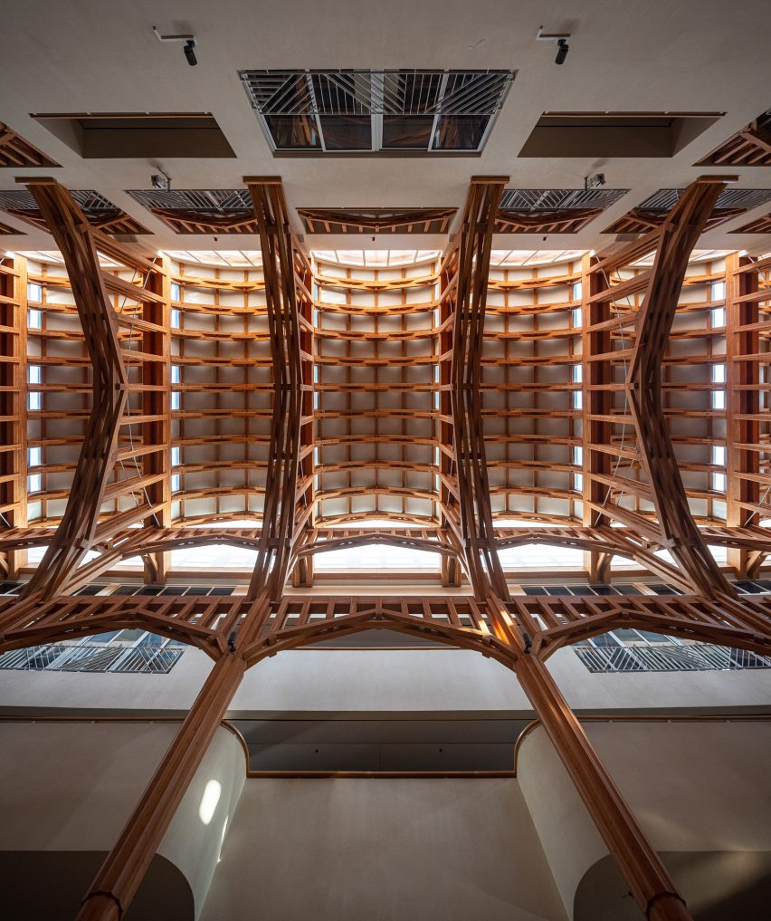 Shanghai Jiao Tong University School of Design Building by Ruan Xing
