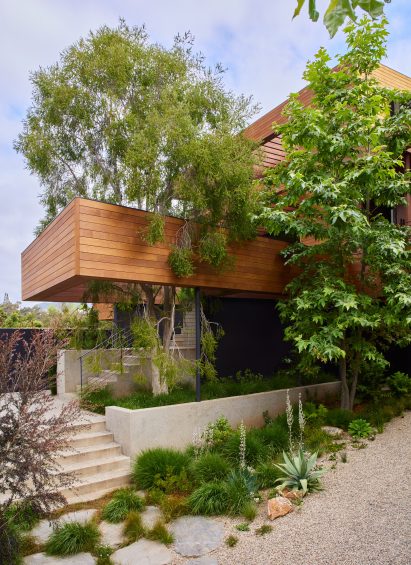 Cedar house with Richard Neutra design